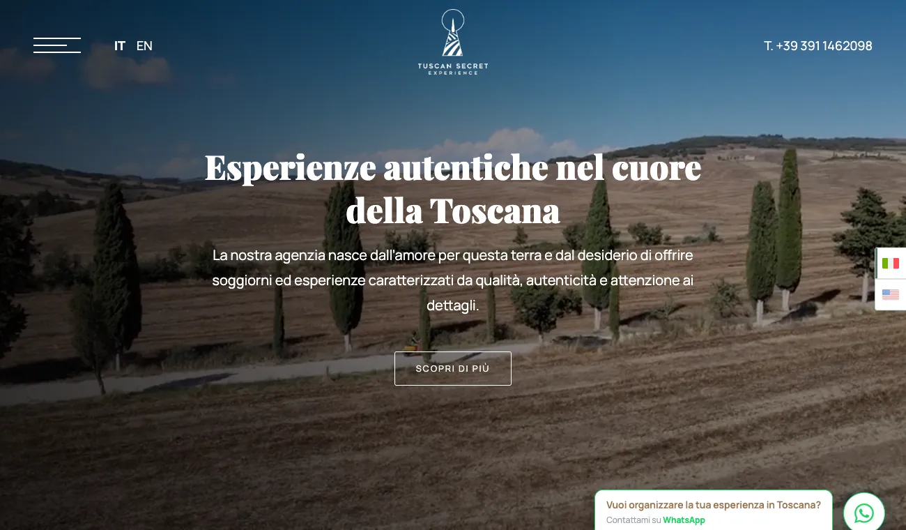 Homepage del sito di Tuscan Secret Experience con menu hamburger e paesaggio toscano con cipressi a tutto schermo